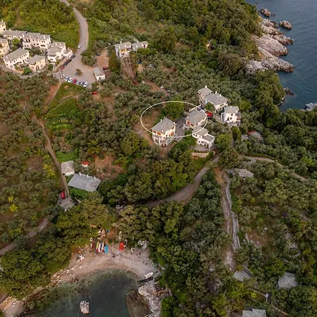 Lemon House For Big Family In - Delicious