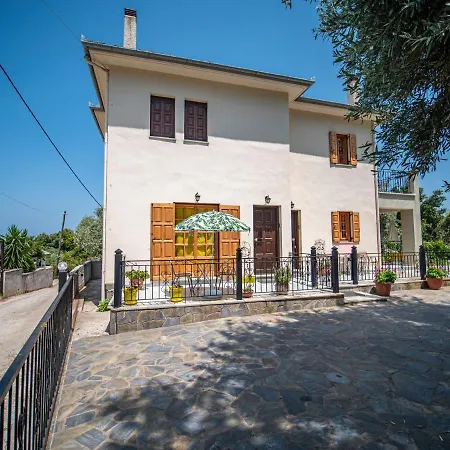 Lemon House For Big Family In - Delicious *