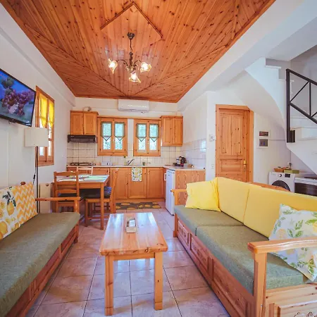Tatil Evi Lemon House For Big Family In - Delicious Damouchari