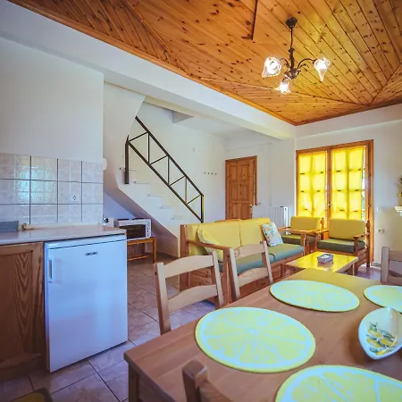 Holiday home Lemon House For Big Family In - Delicious