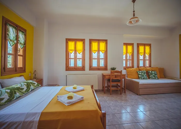 Lemon House For Big Family In - Delicious Damouchari