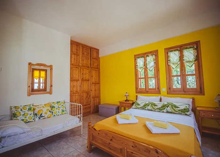 Holiday home Lemon House For Big Family In - Delicious