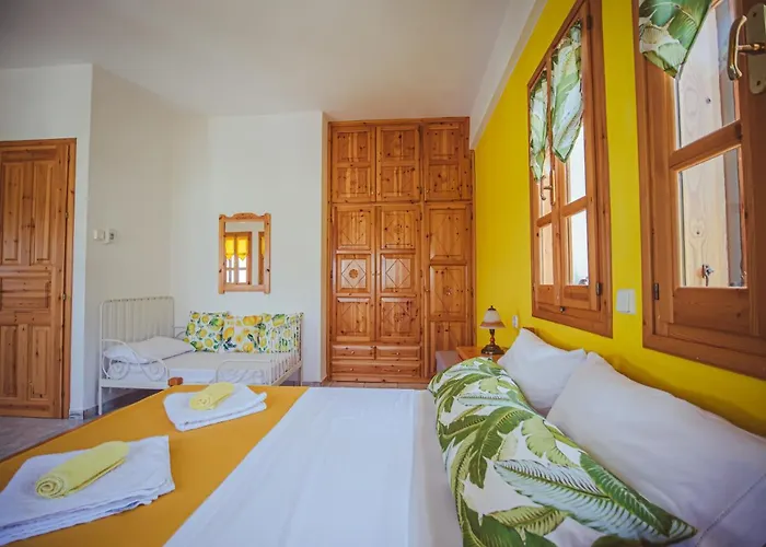 Lemon House For Big Family In - Delicious Damouchari