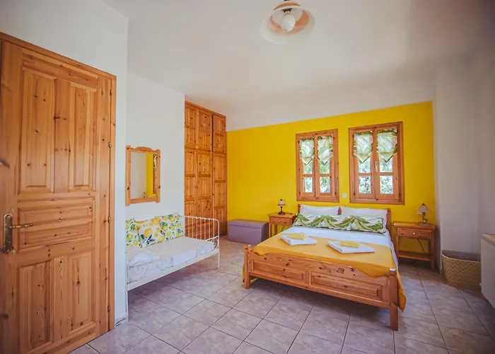 Lemon House For Big Family In - Delicious Holiday home *